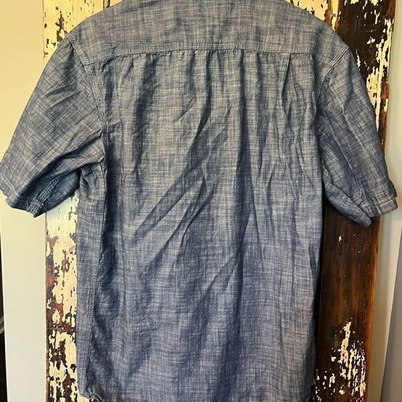 Men’s C.E.Schmidt Workwear short sleeve cotton chambray button down. Size Medium - Picture 2 of 8